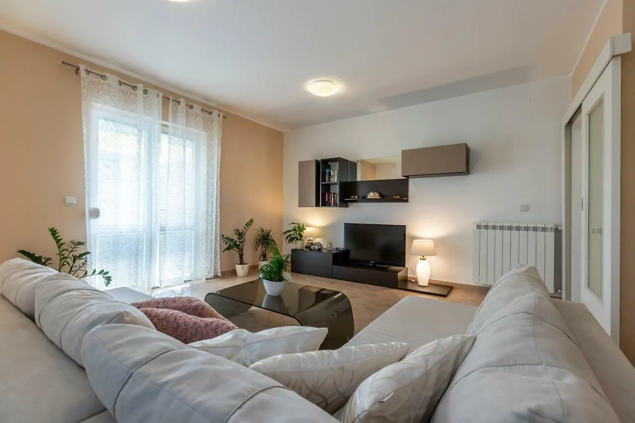Holiday House Mary Barban Croatia