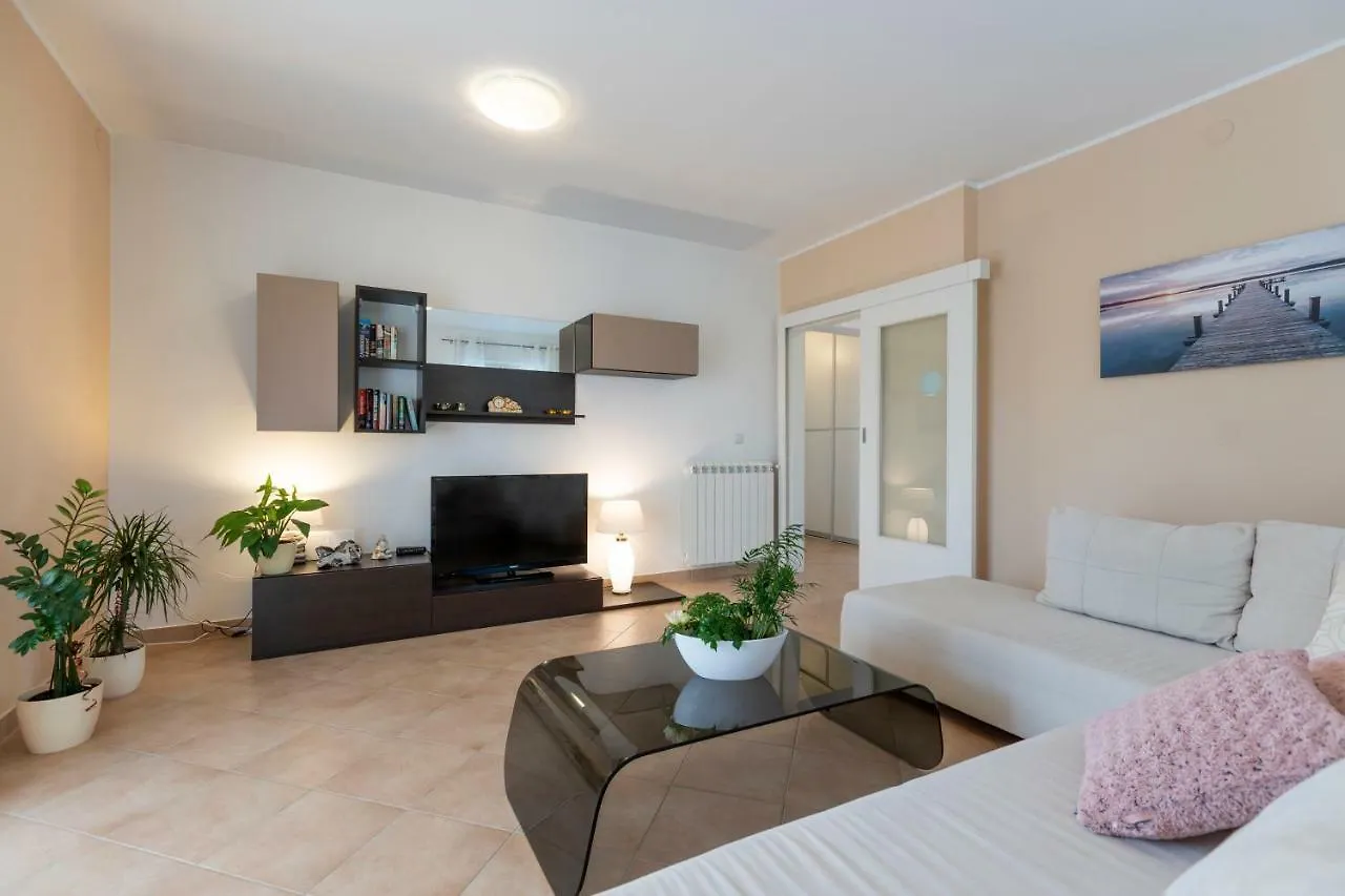 Holiday House Mary Barban Holiday home